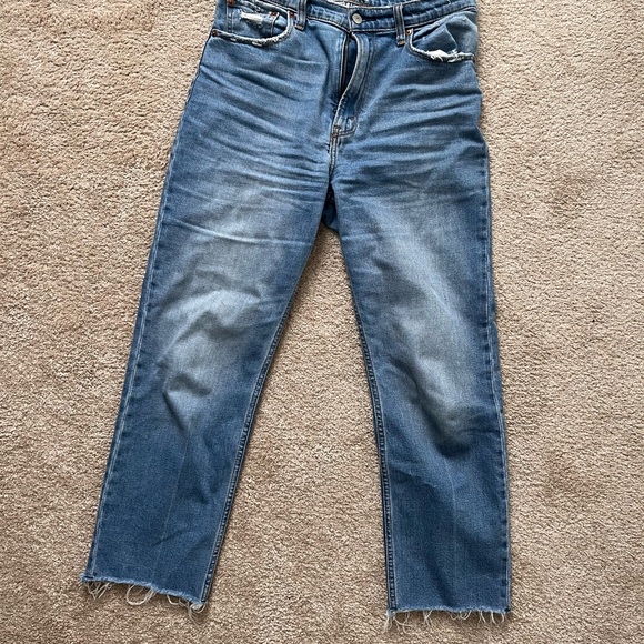Abercrombie Ultra High Rise Ankle Straight Jean Medium Wash - Picture 3 of 5